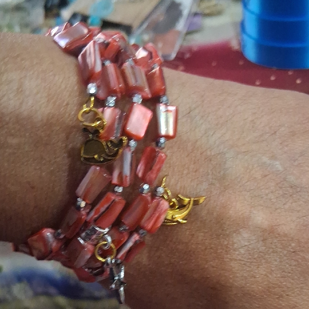 Elegant Pink Beaded Jewelry Set - Picture 11 of 13